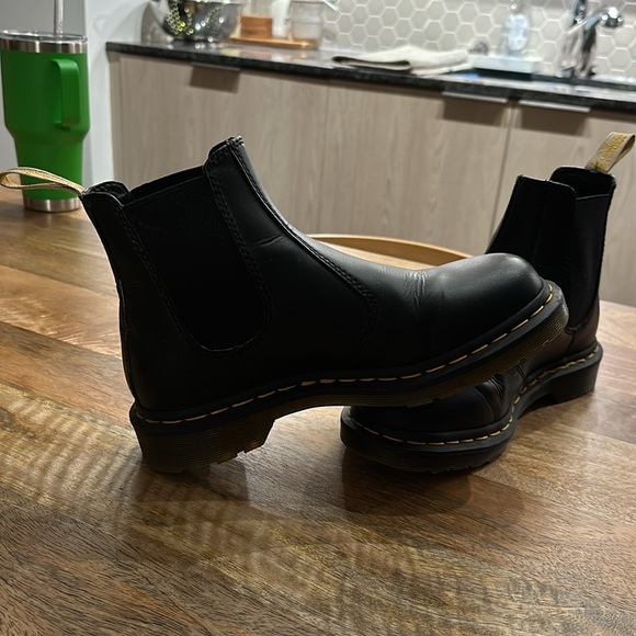 Doc Martin Chelsea Boot - Picture 2 of 3